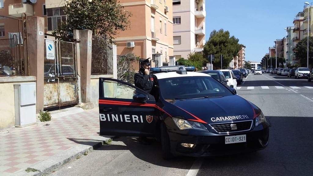 Cagliari, tenta di avere un rapporto sessuale con la coinquilina: arrestato dai carabinieri