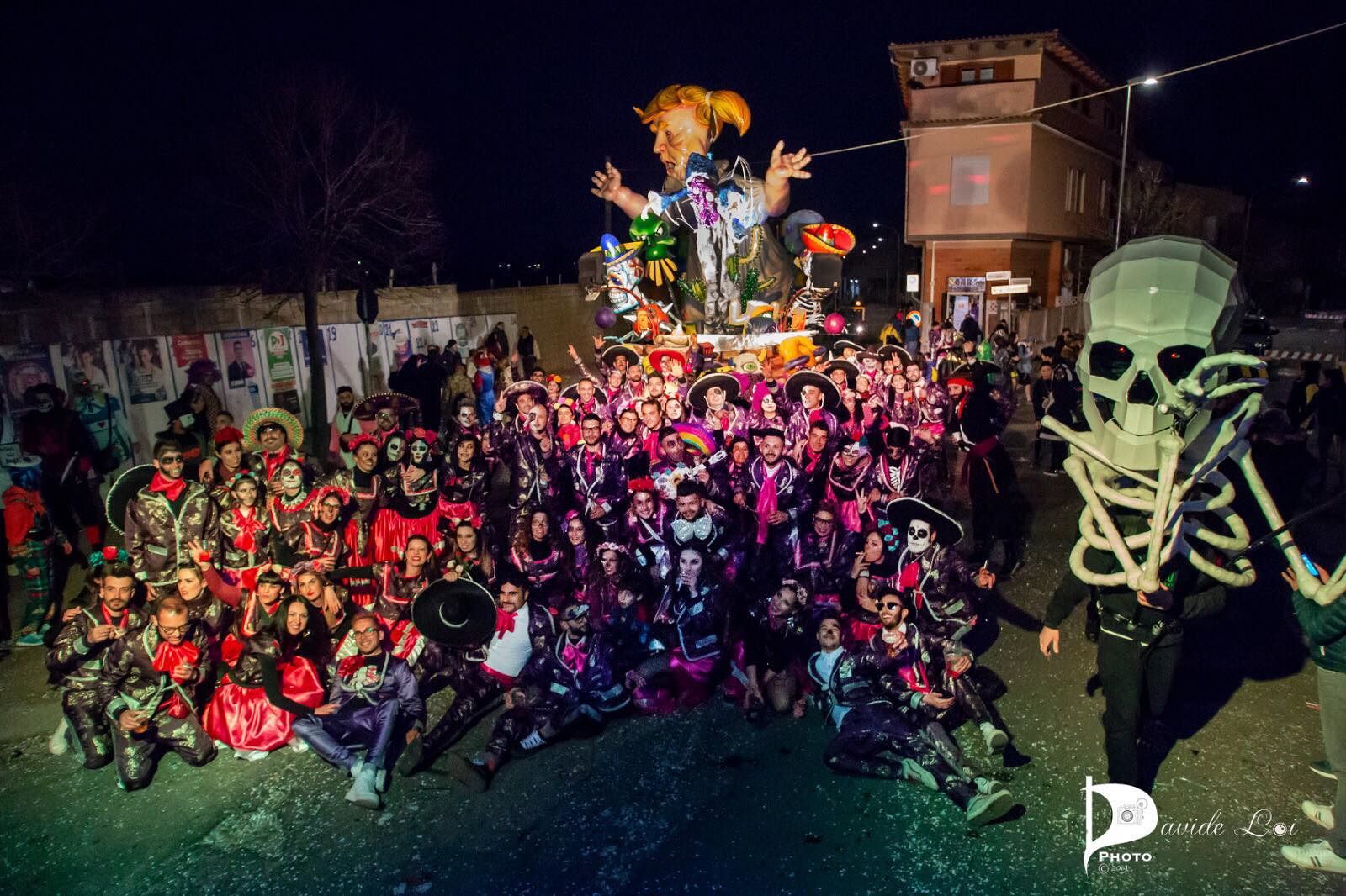 Cala il sipario sulla tre giorni del Carnevale a Guspini: il video della spettacolare sfilata