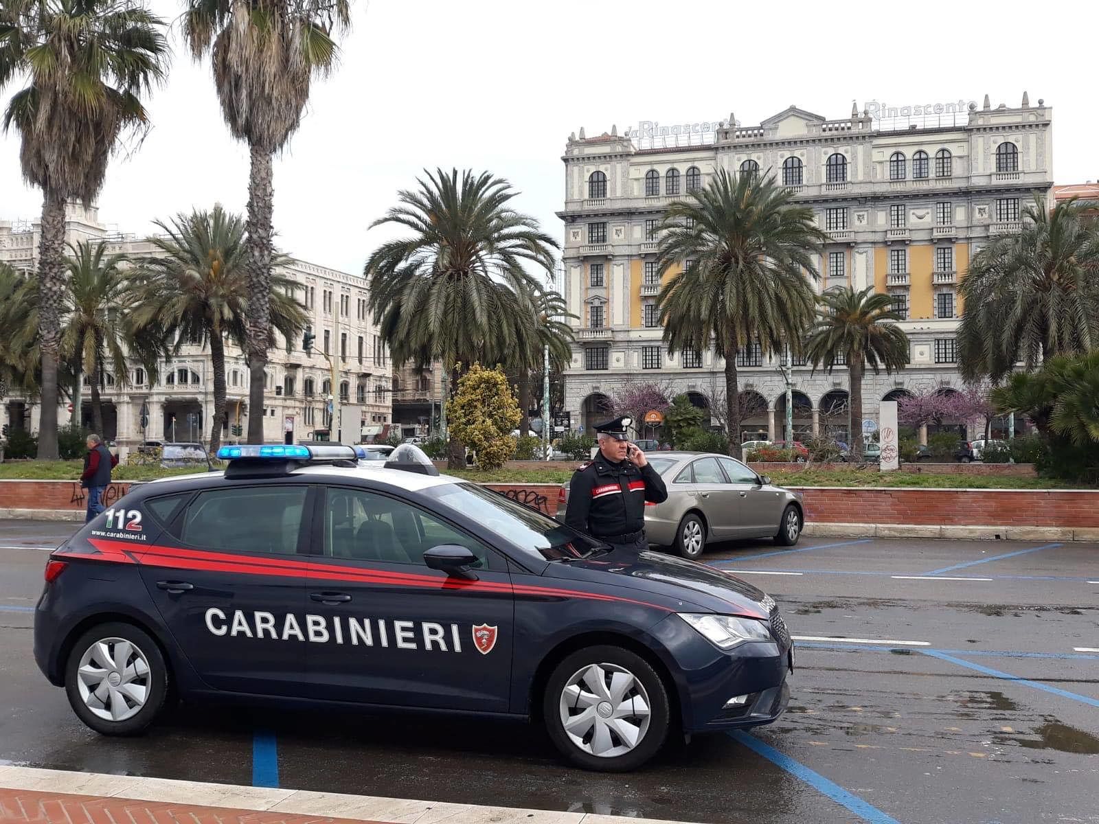 Cagliari, beccato a spacciare in via Roma: in manette pusher gambiano