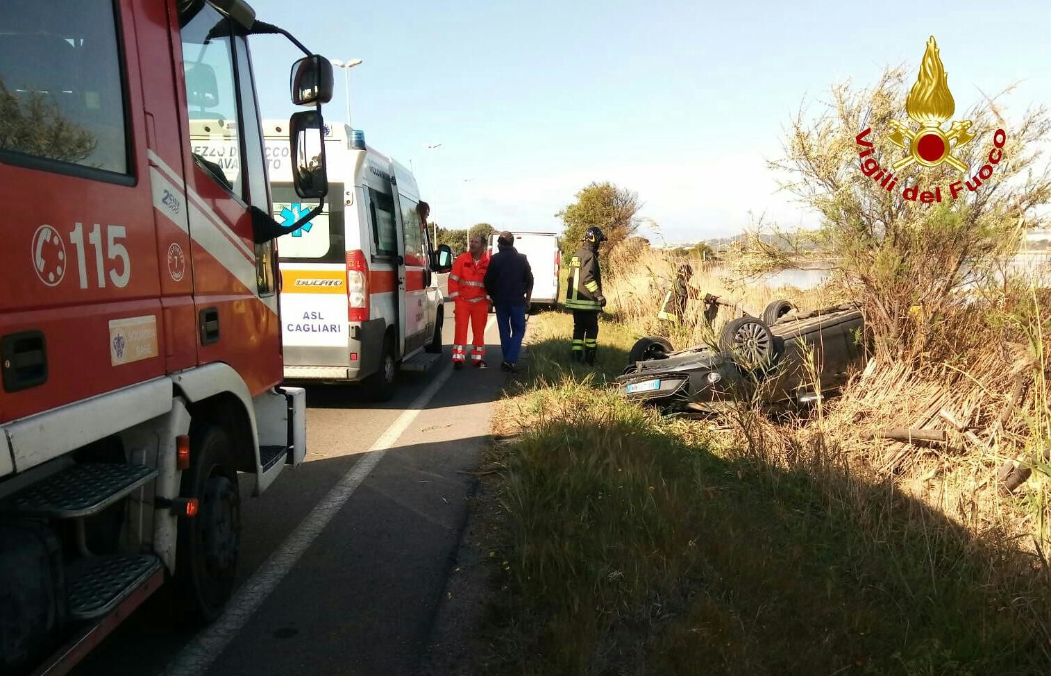 Cagliari, incidente al Poetto: ferita una donna, intervengono i vigili del fuoco