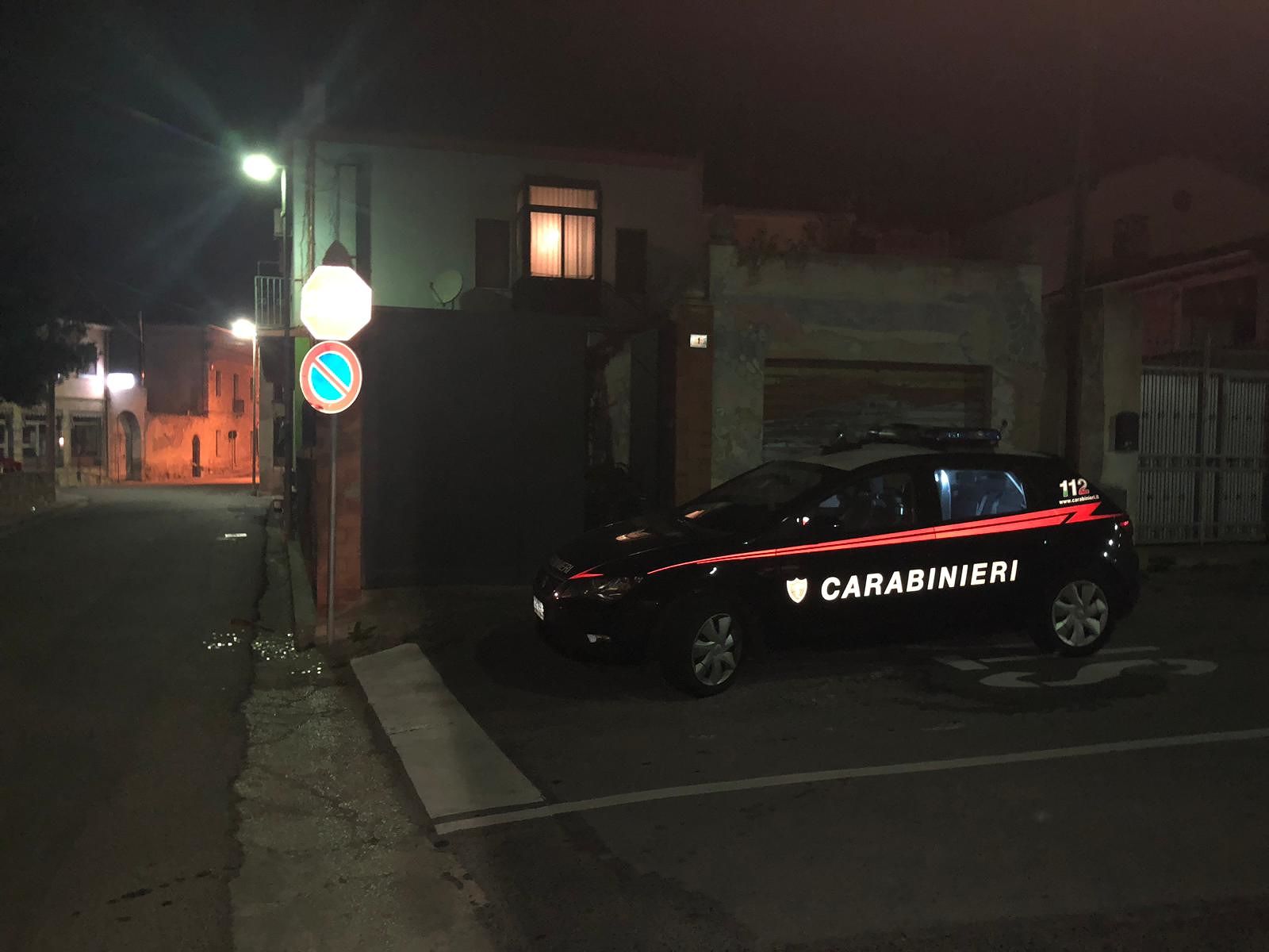 Rapina in un bar a Villamar, cinque slot machine nel mirino di tre incappucciati