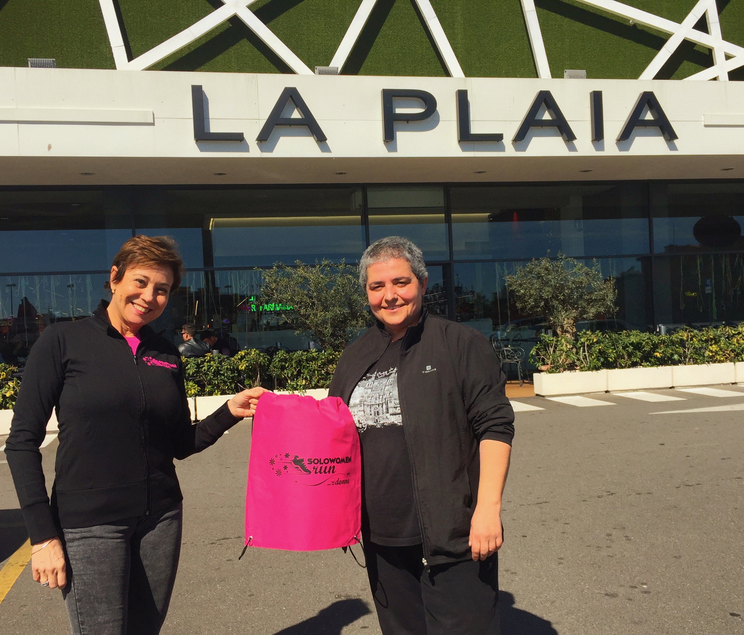 Cagliari SoloWomenRun: 12mila donne al via per la corsa rosa solidale