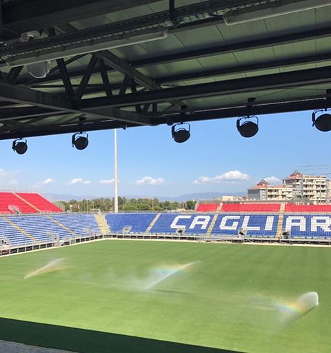 Cagliari, tifoso morto alla Sardegna Arena: polemica del M5S sulla sicurezza allo stadio