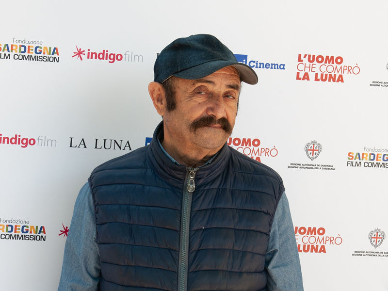 Le risate “amare” di Benito Urgu: “Sardegna povera e senza più bambini, nei paesini regna un silenzio assoluto”