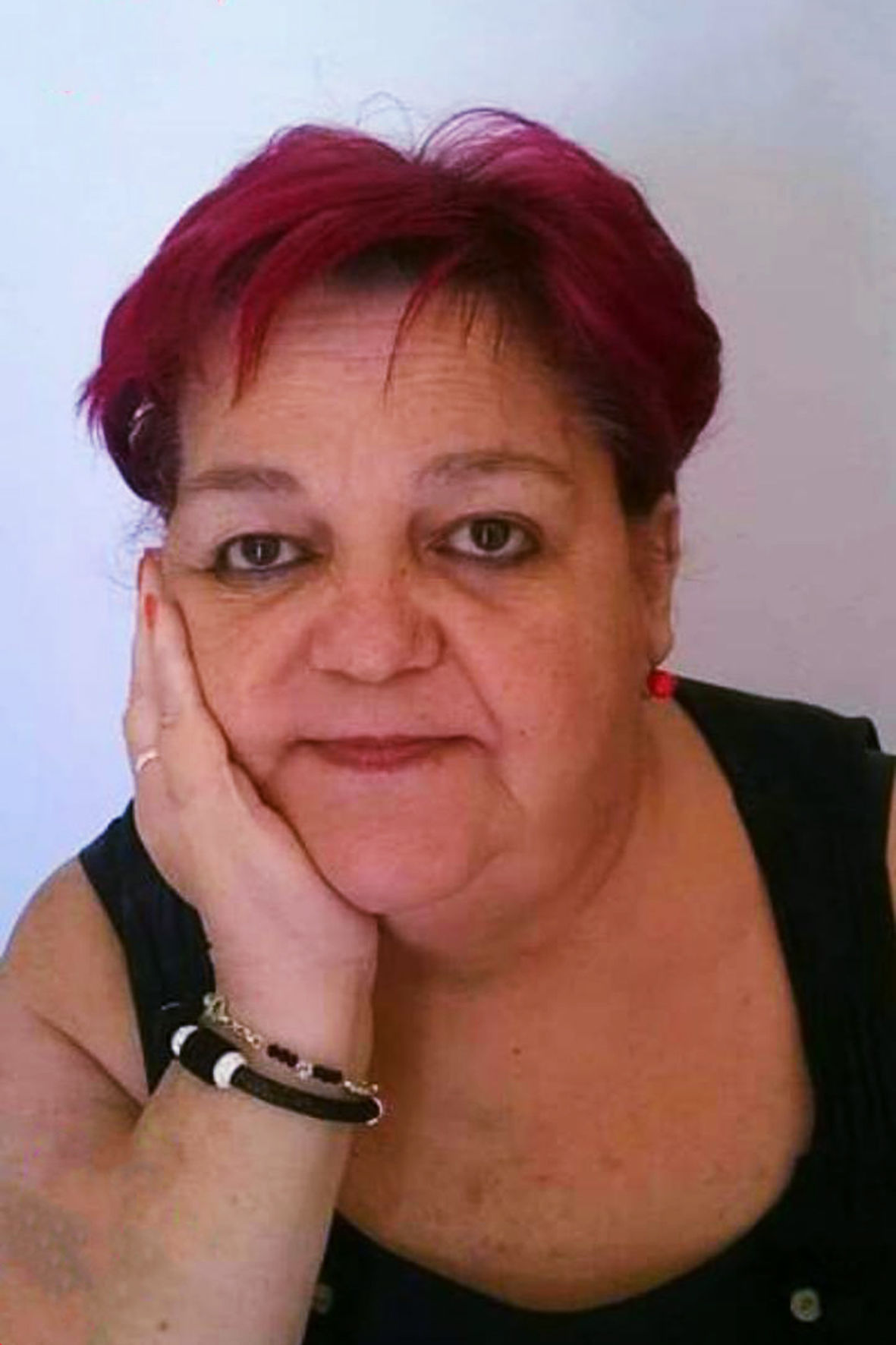 Tina Marinelli, addio a 63 anni alla donna che adorava la Sardegna sposata “con un bellissimo ragazzo sardo”