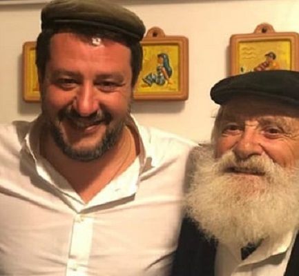 Poeta-pastore di Sinnai dai carabinieri: “Io insultato e picchiato per una foto con Salvini”