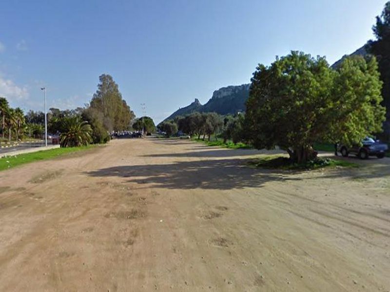 Cagliari, giallo a Marina Piccola: trovato morto un uomo di 39 anni