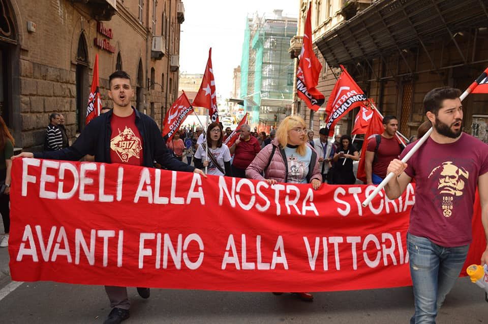 Liberazione a Cagliari, i giovani comunisti: “Viva i partigiani che hanno imbracciato le armi e ci hanno liberato”