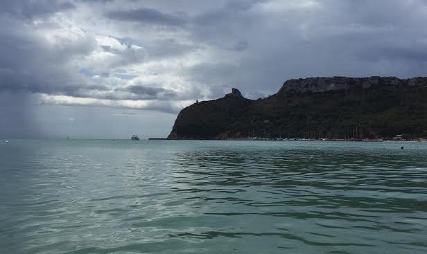 Il maltempo bussa con forza sulla Sardegna, weekend di temporali e freddo anche a Cagliari