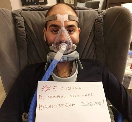 Prosegue lo sciopero della fame di Paolo Palumbo, affetto da Sla: “Autorizzate le cure sperimentali, aiutateci”