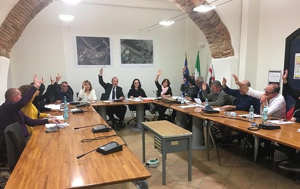 Maxi deposito di gasolio sulle coste di Tortolì, il Comune dice no