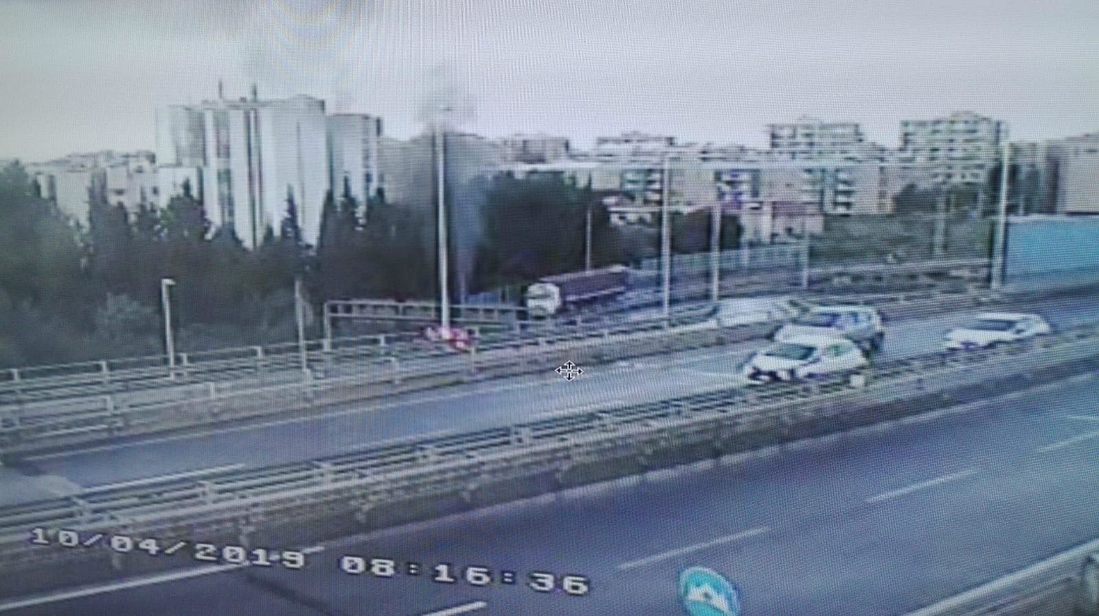 Cagliari, auto in fiamme sull’Asse Mediano