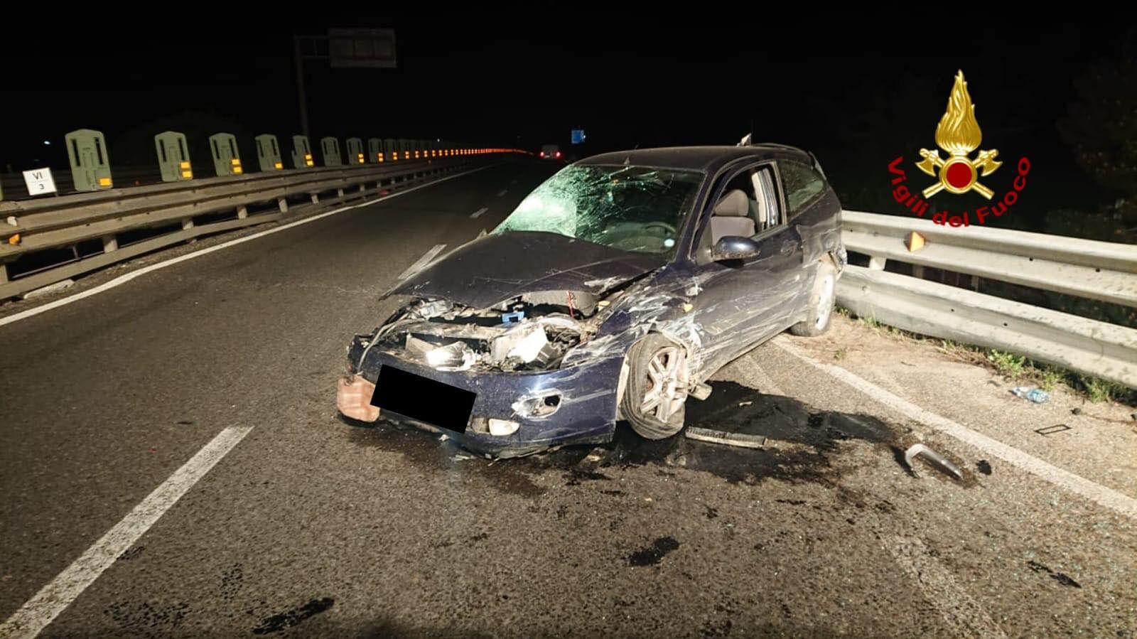 Cagliari, si ribalta con l’auto sulla 131dir: ferita giovane