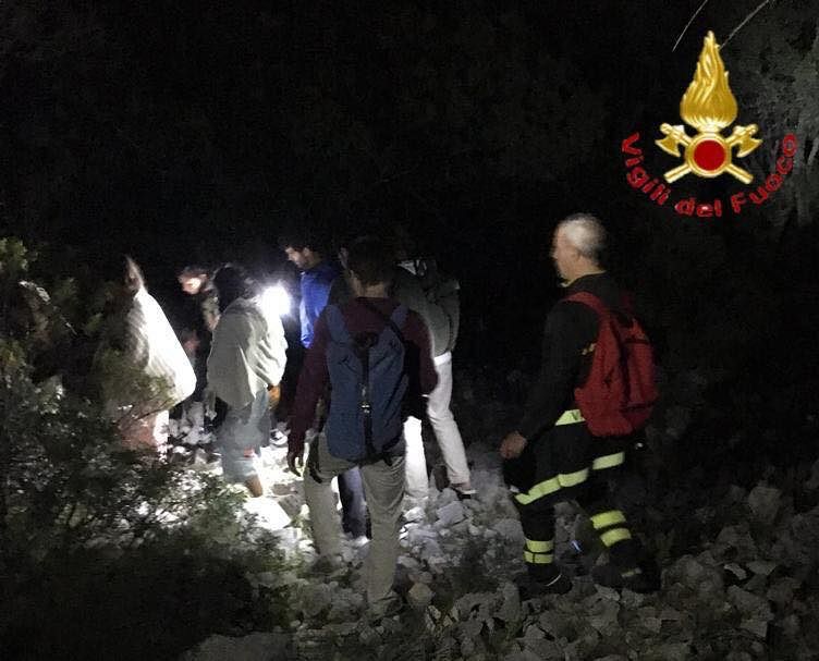 Si perdono a Cala Luna: otto escursionisti soccorsi dai vigili del fuoco