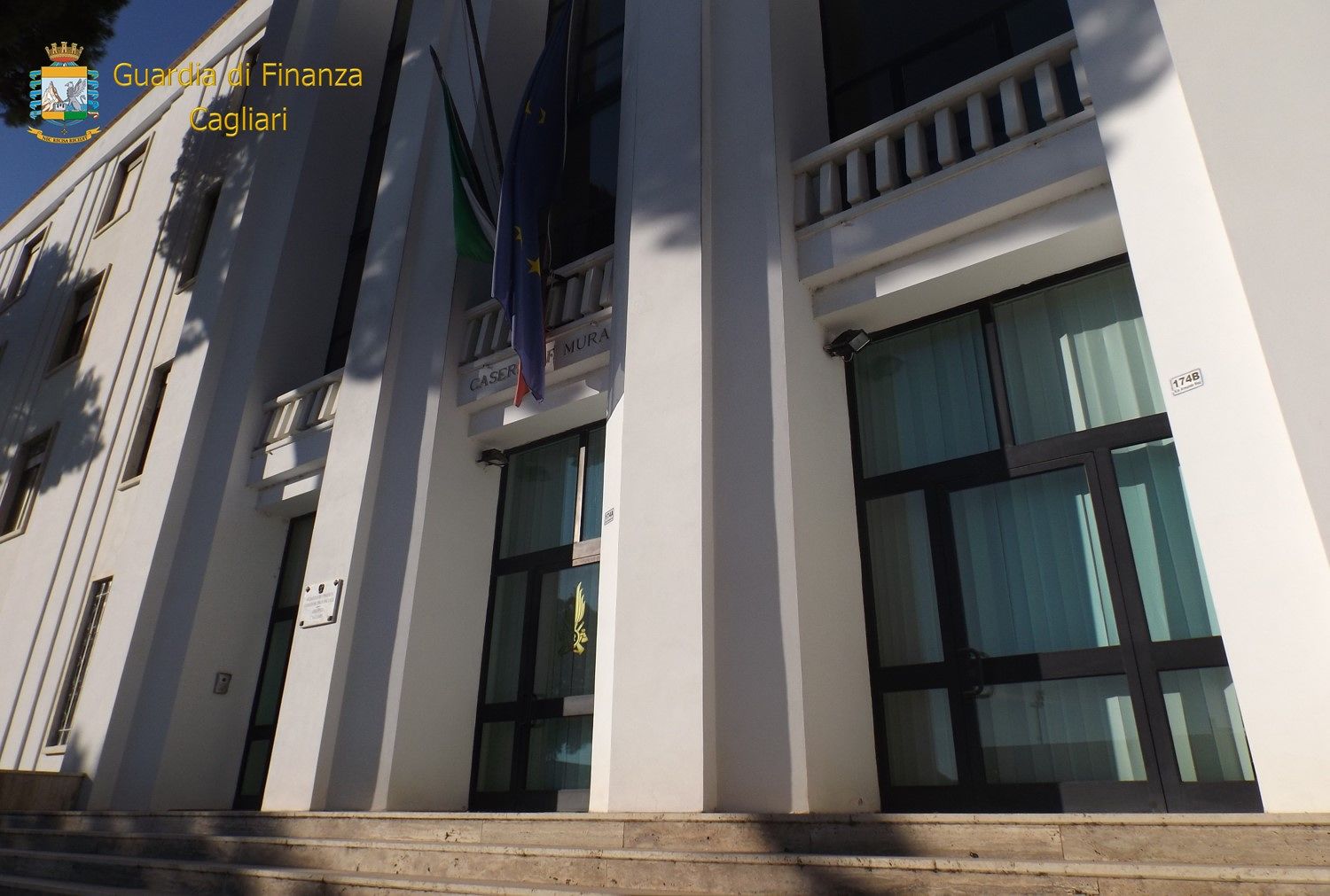 Cagliari, le fan irriducibili di Salvini fuori dalla Fiera: “Siamo venute solo per farci un selfie insieme a lui”