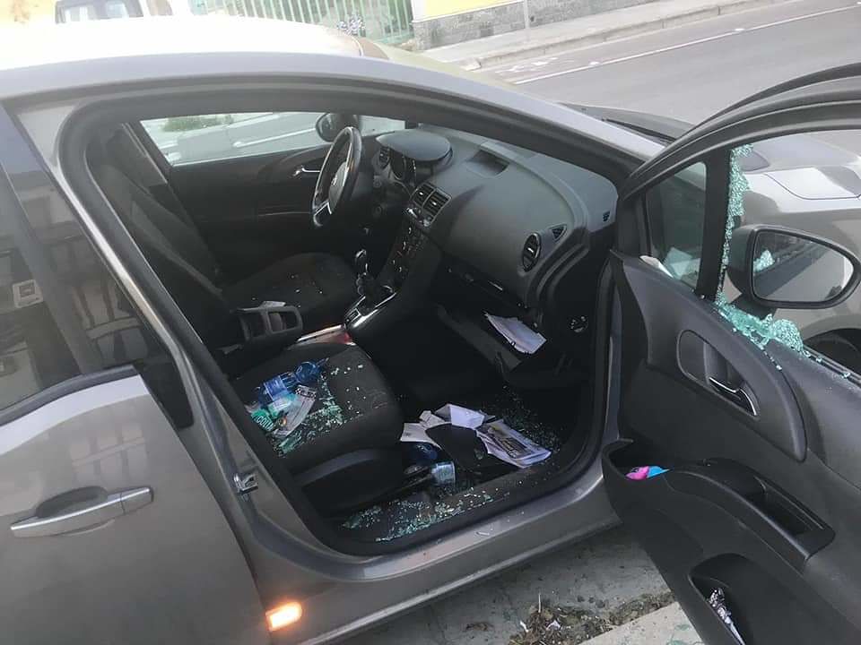 Teppisti scatenati tra Monserrato e Selargius, distrutti i finestrini delle auto parcheggiate