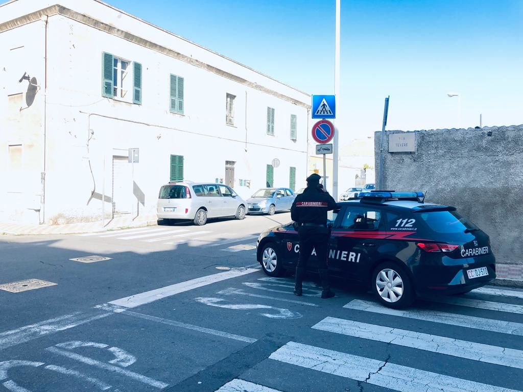 Spacciava in carrozzina: pusher invalido arrestato a Cagliari