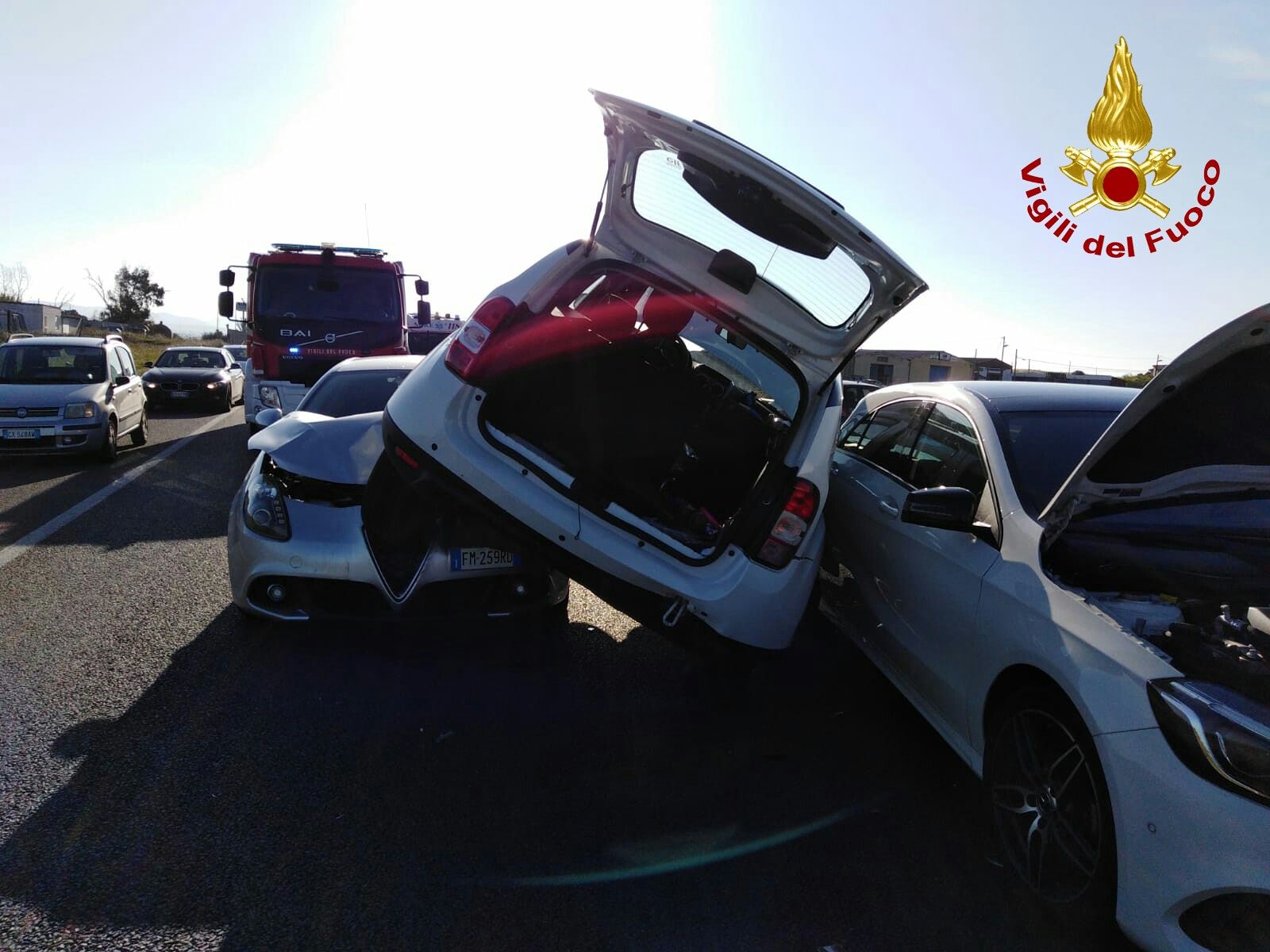 Tamponamento fra tre auto sulla Ss 554, ci sono feriti