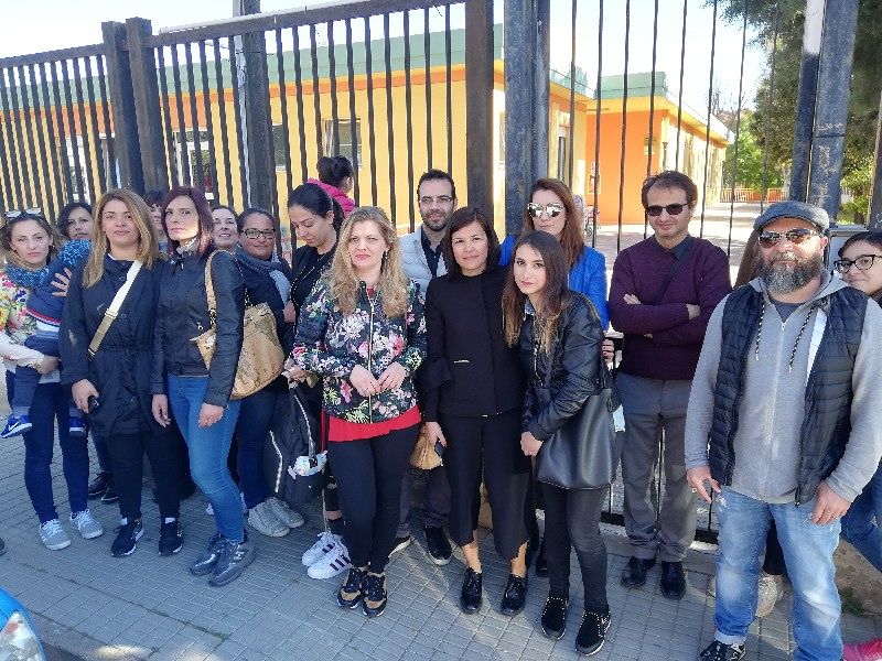 Cagliari, mamme di Sant’Elia e Pirri in battaglia: “Il Comune vuole togliere le maestre ai nostri figli”