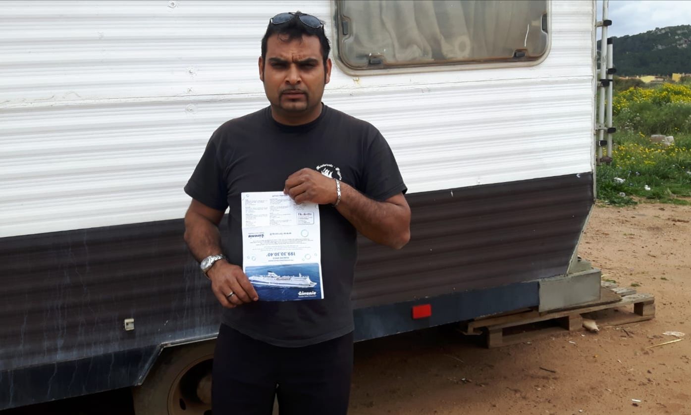 “Sedici ore sulla Tirrenia da Civitavecchia a Cagliari, mia figlia ha dovuto saltare un’importante visita medica: chiederò i danni”