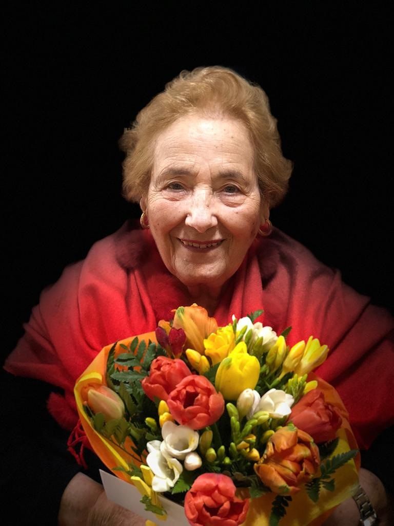 Cagliari, addio a Dina Monni: “Mamma, con grande dignità ci hai lasciato per unirti a papà”