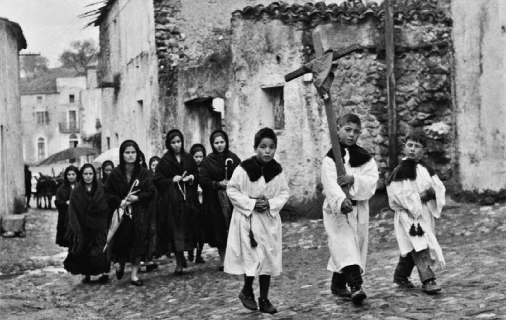 Oliena, mostra fotografica a cielo aperto di Marianne Sin-Pfältzer