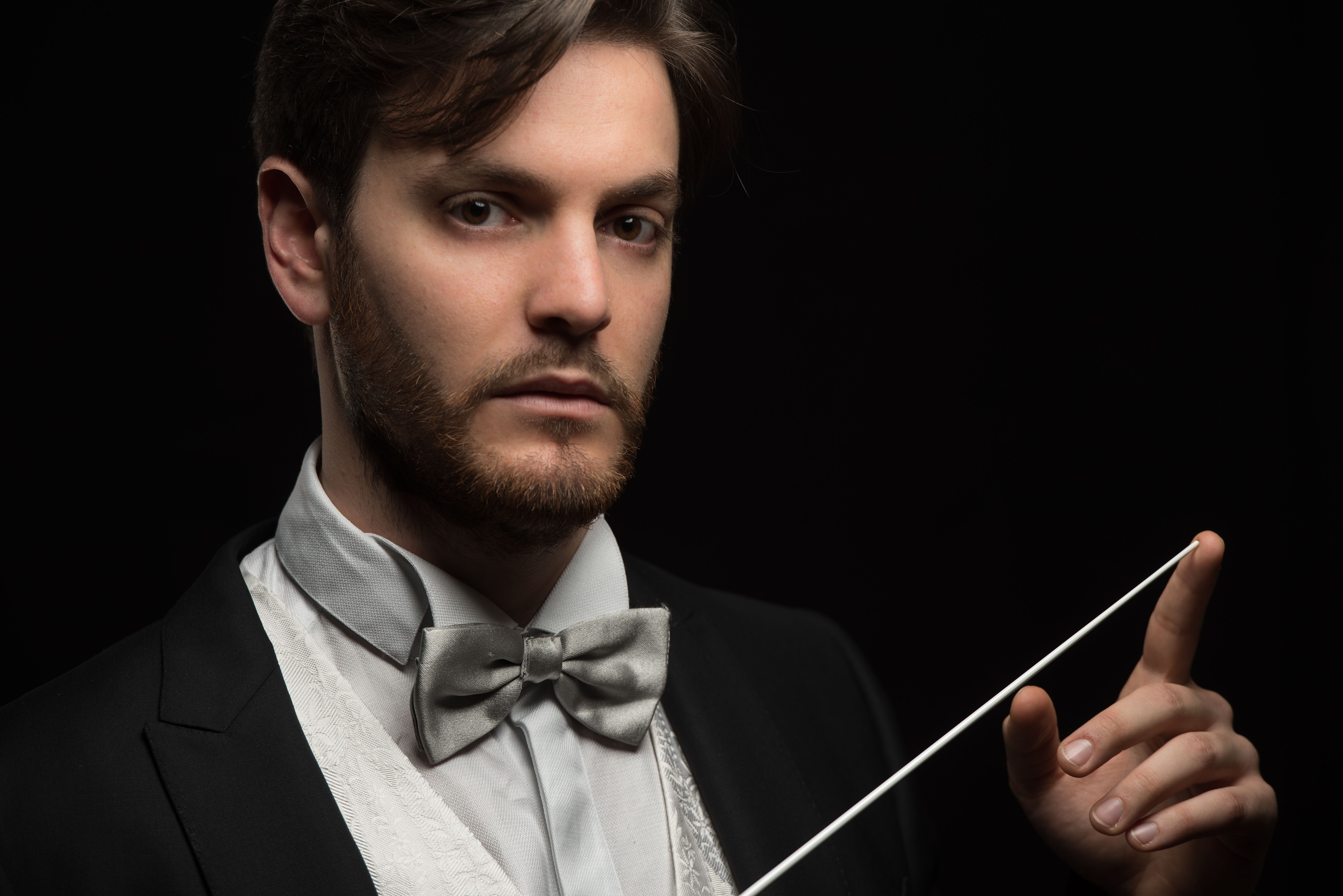 Cagliari, il giovanissimo direttore Michele Spotti debutta al Teatro Lirico