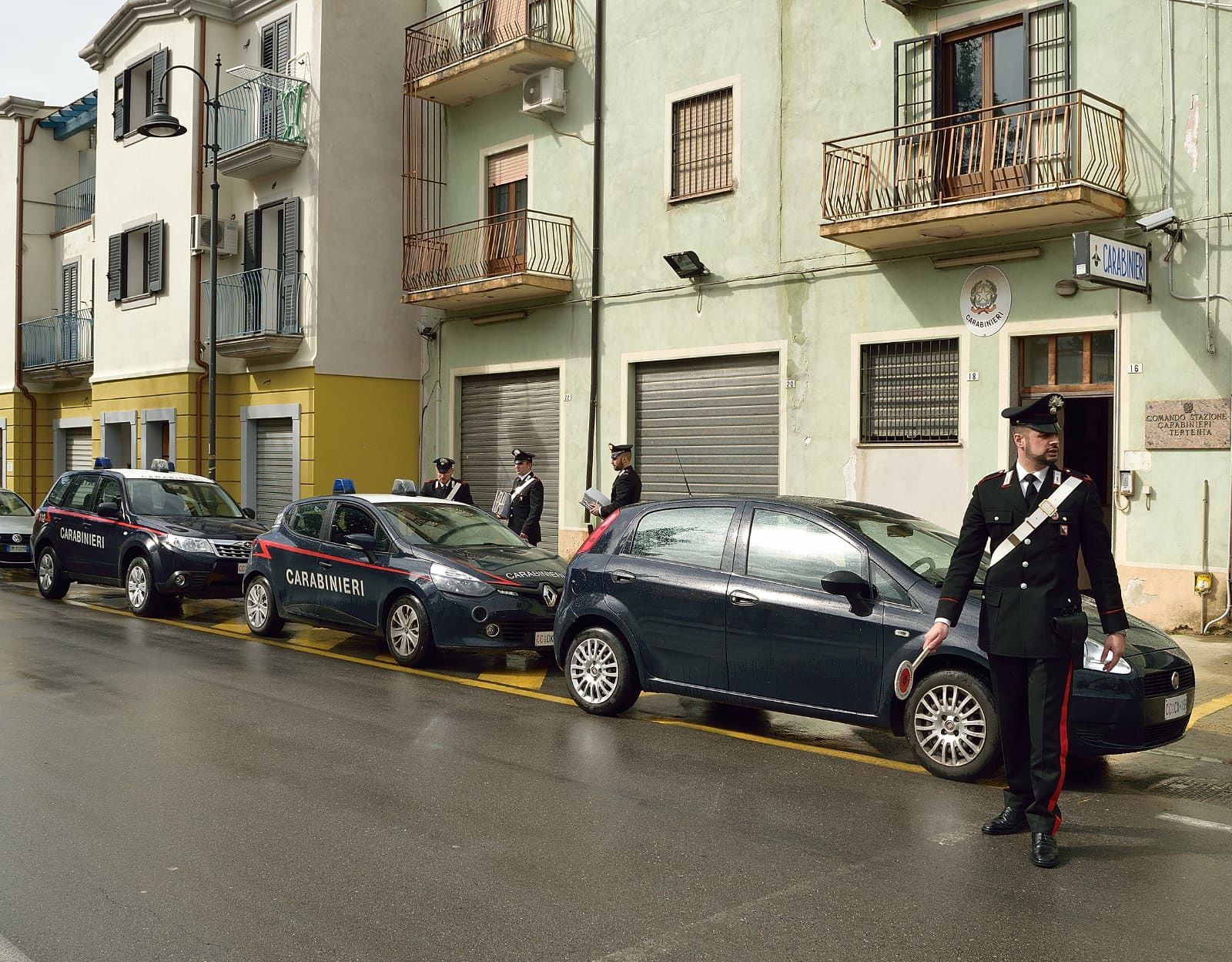 Tertenia: spuntano da un terreno in campagna bossoli, una miccia e materiale esplosivo