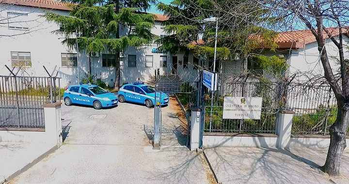 Pugni e calci alla “Festa del Gusto”, cinque giovani denunciati a Tortolì