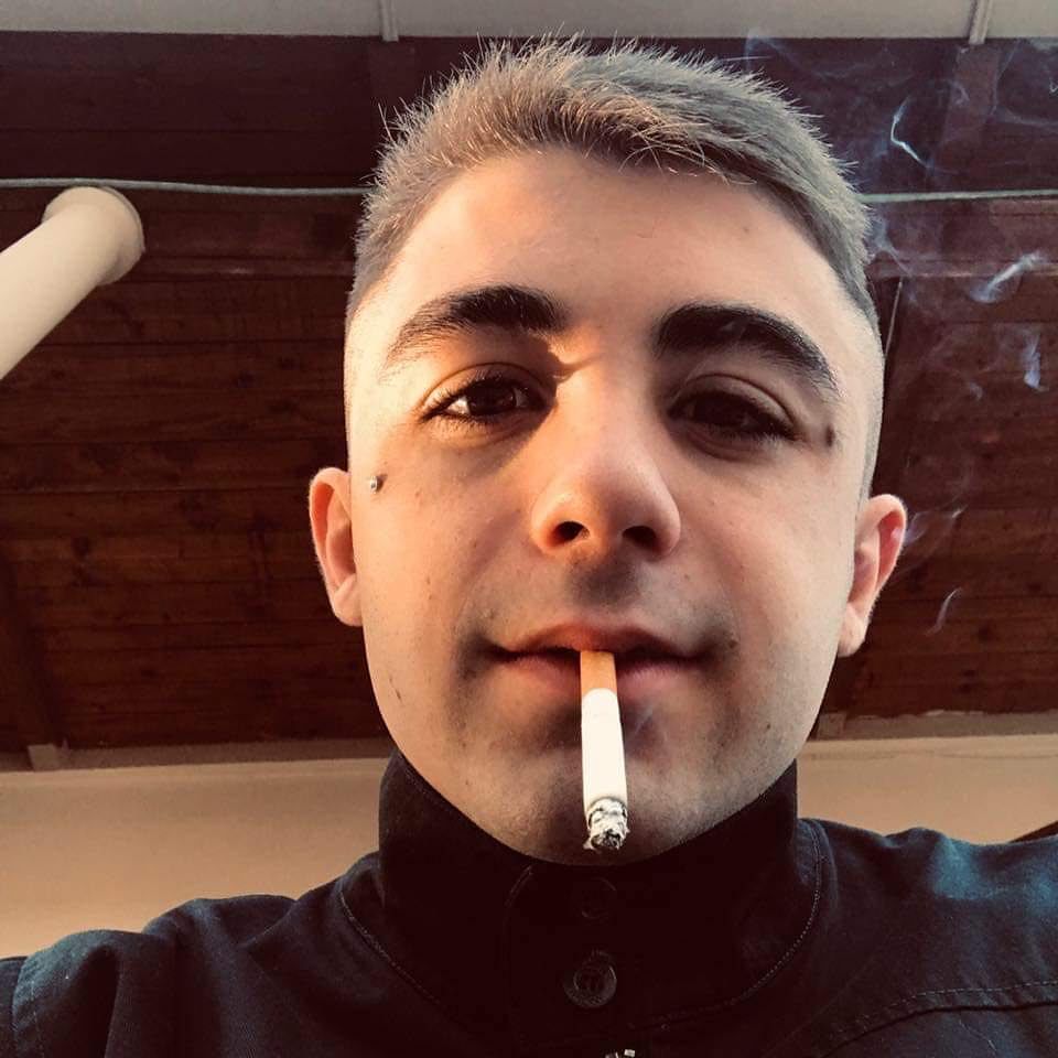 Alberto Melone, giovane di 18 anni ammazzato ad Alghero in piazza del Teatro: omicidio choc in Sardegna