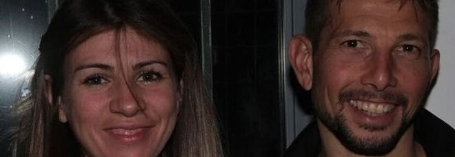 Simone, 42 anni, ammazza la moglie Alice e poi si suicida. Su Fb le aveva appena scritto: “Ti amo”