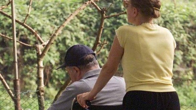 Un 90enne sardo a processo per tentati abusi sessuali sulla badante