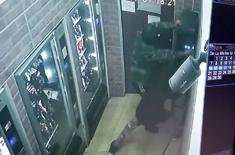 Ladri ripresi dalle telecamere a Maracalagonis, il video sul web: “Aiutatemi a trovarli”