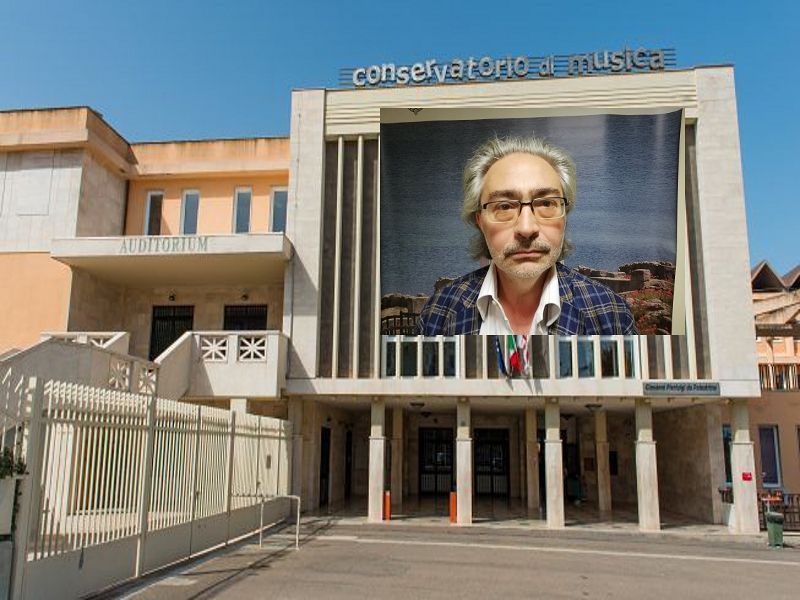 Cagliari, le “note dolenti” del porta a porta: “Al Conservatorio di musica non ci svuotano i mastelli”