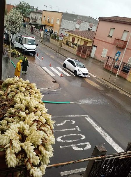 Elmas senz’acqua tutto il giorno, la protesta dei residenti: Abbanoa ripara il guasto