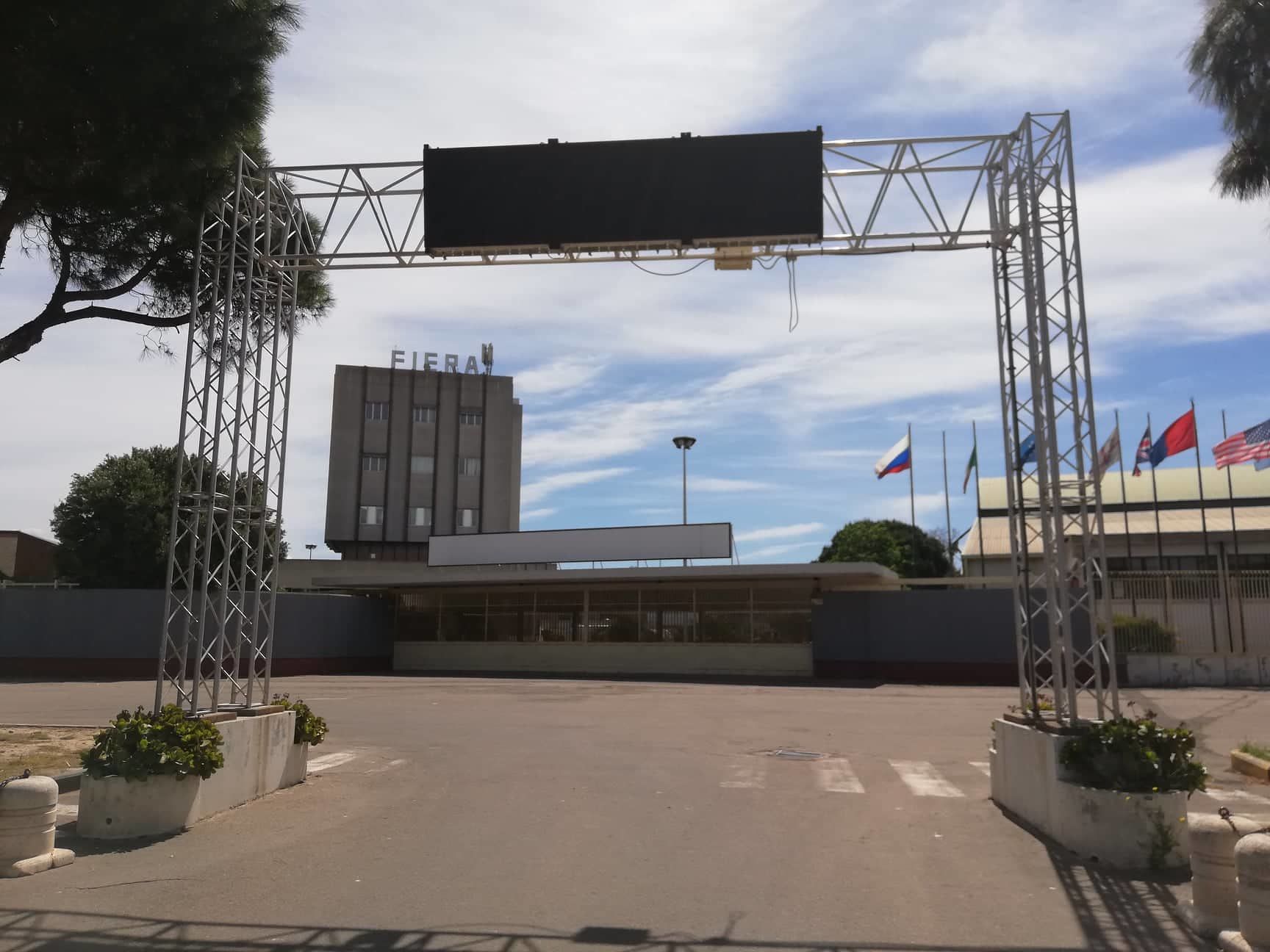 Cagliari, cancelli chiusi alla Fiera dopo 70 anni: primo “storico” Sant’Efisio con i padiglioni vuoti