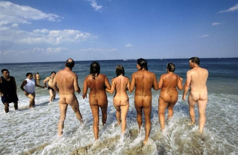 Quartu, nudisti al sicuro nella nuova spiaggia: “Piccola e riservata per evitare fotografi e curiosi”