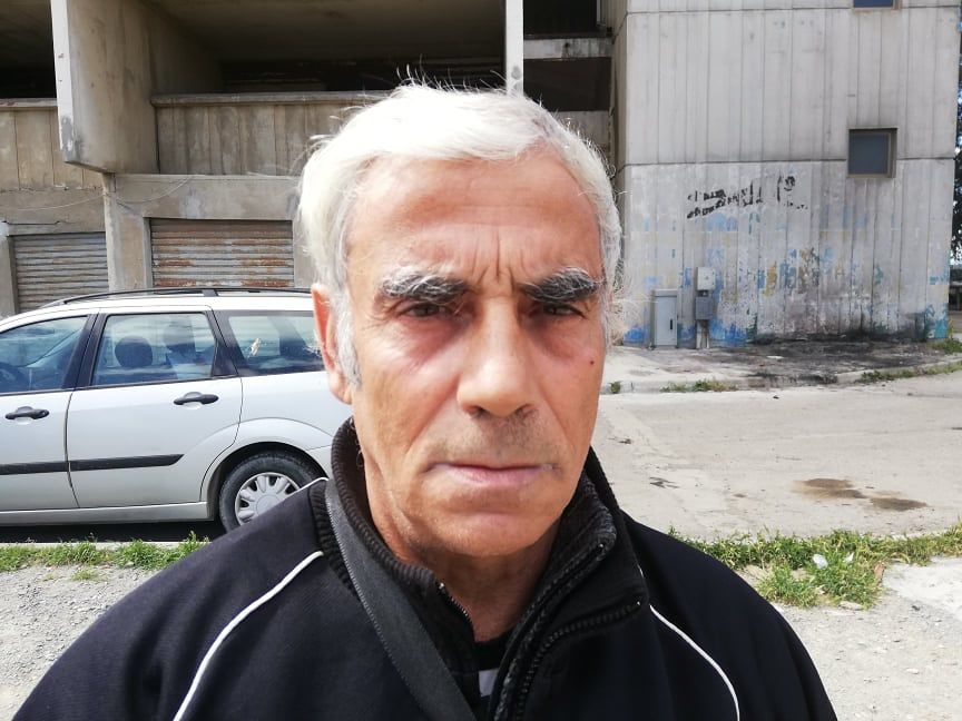 Pietro di Cagliari, pescatore di Sant’Elia: “Vengono a buttare i rifiuti sotto le nostre case per sfregio”