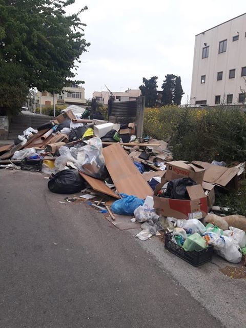 Cagliari, la raccolta “differenziata” della vergogna: super discarica a Pirri in via del Lentisco