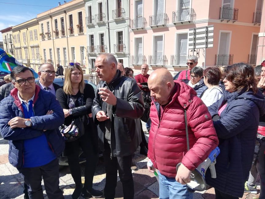 Cagliari, i sindacati proclamano lo sciopero: “Lavoratori dell’Aias 10 mesi senza stipendio”