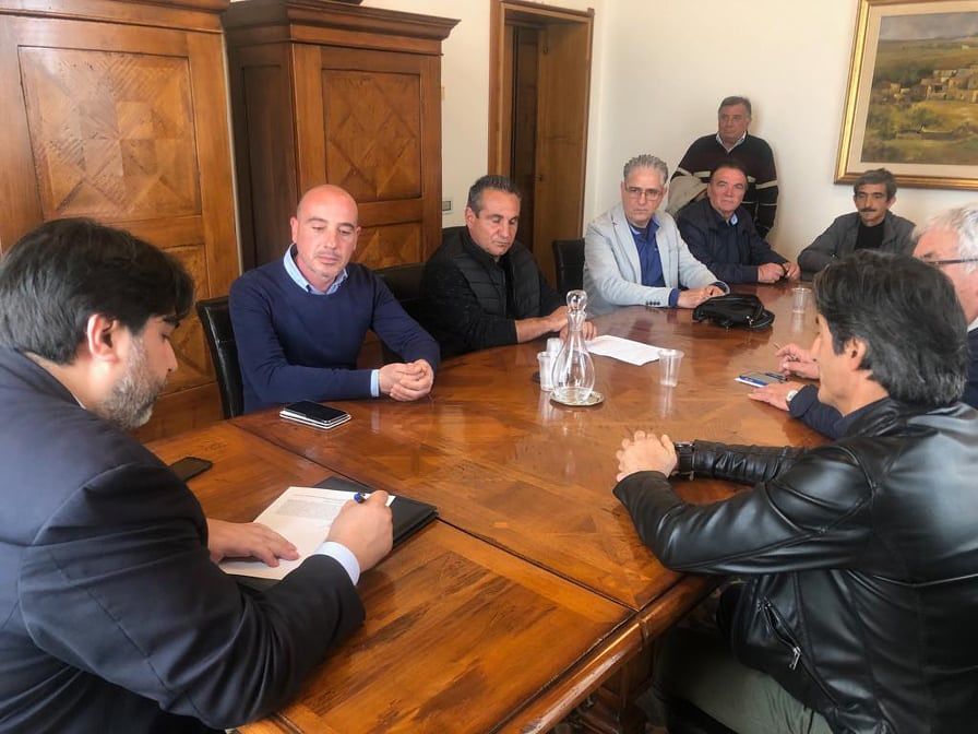 Crisi del lavoro in Sardegna, Solinas incontra gli ex Alcoa: “Andrò con loro a Roma”