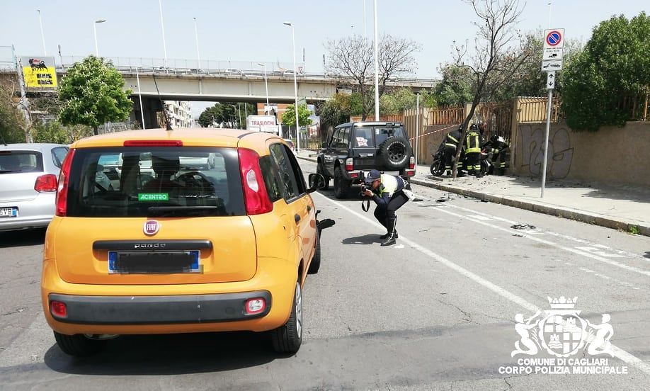 Auto contro scooter in via Castiglione: grave un motociclista cagliaritano