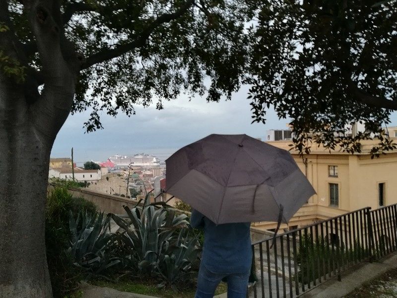 Pioggia e vento freddo sulla Sardegna, weekend con il giaccone anche a Cagliari: crollo delle temperature