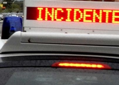 Cagliari, incidente sul Ponte della Scafa: traffico in tilt