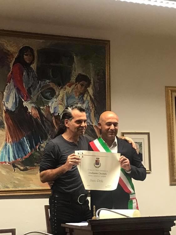 Oliena, Piero Pelù cittadino onorario: “Sono ufficialmente cittadino olianese-barbaricino-sardo”