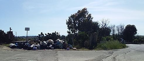 “La statale 125 da Quartucciu a Burcei disseminata di rifiuti: nessuno interviene?”