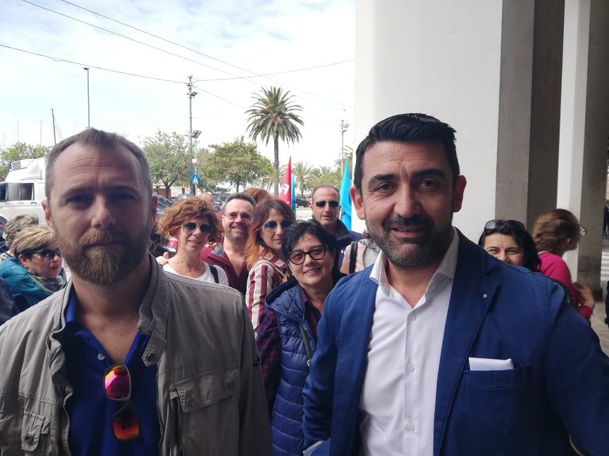 Cagliari, il dramma di 1500 Oss e infermieri: “Stipendio bloccato da dodici anni, siamo ‘angeli’ disperati”