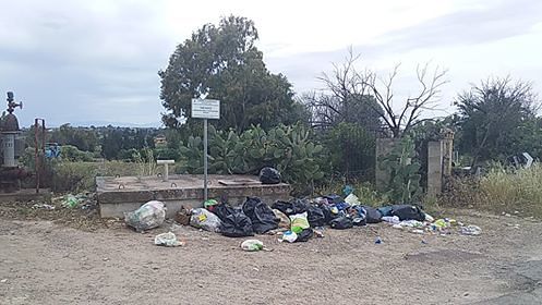 Discarica a Sant’Isidoro bivio per Quartucciu: “Avevano pulito solo 10 giorni fa, ecco di nuovo lo scempio”