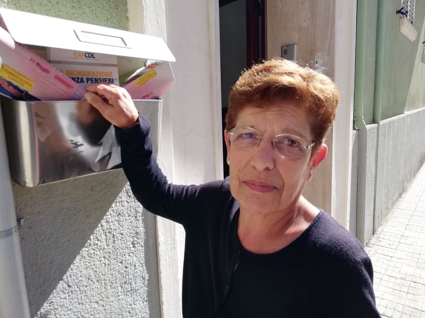 Anna di Cagliari: “Grazie Comune per non avermi dato i maxi mastelli, dove butto i volantini pubblicitari?”