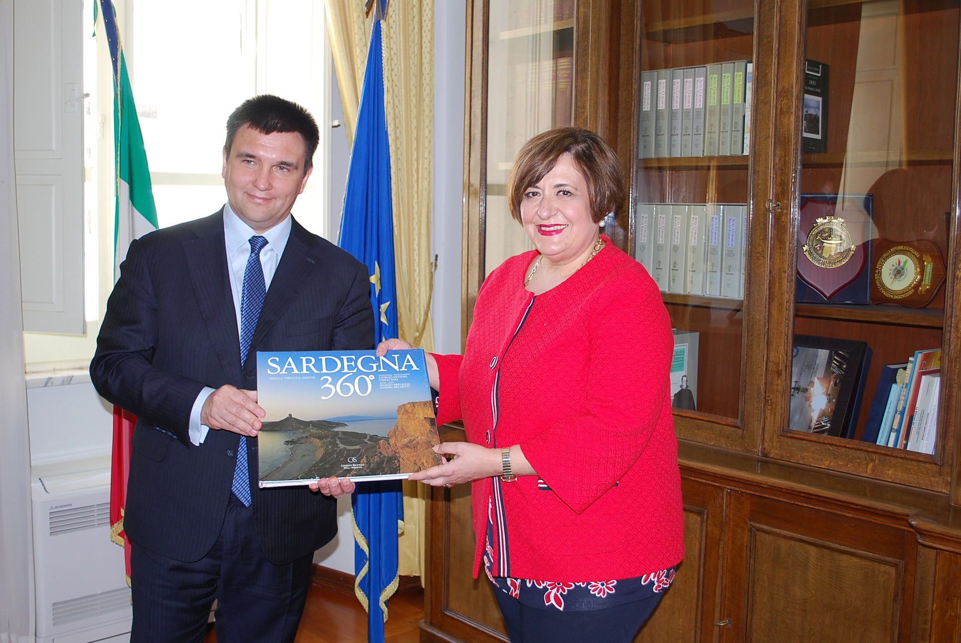 Cagliari, il ministro ucraino in visita in Prefettura: sono 1600 gli ucraini in città